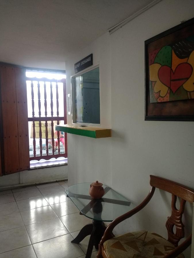 Hostal Fareb Cartagena Exterior photo